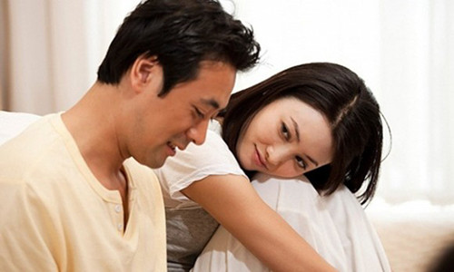 Chong phat hoang sau vai lan thu suc voi vo U50 tren giuong