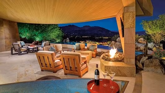 Căn nhà ban đầu được rao bán với giá 16 triệu USD, nhưng sau đó giảm xuống còn 11,9 triệu USD.