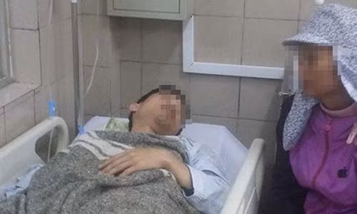 Me roi nuoc mat khi con uong thuoc diet co duoc cuu song