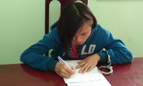 Kinh hoang gai 9x dam nhieu nhat dao vao bung me