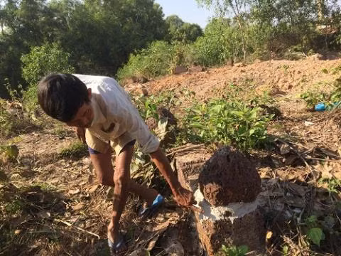 Trom hai cot, trom luon dat: Hanh dong ban ngay