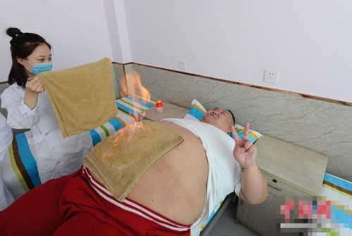 Hành trình giảm cân của Lý Siêu được anh cập nhật hàng ngày trên trang cá nhân, thu hút đông đảo sự chú ý của dân mạng Trung Quốc. Nhiều người trước đây là fan hâm mộ của Lý Siêu cũng chúc anh sẽ giảm cân thành công, lấy lại được phong độ đỉnh cao ngày nào.