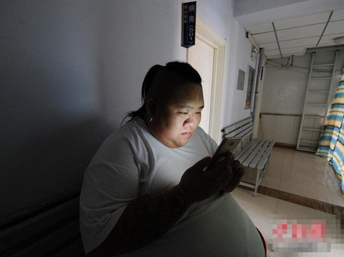 Cuối cùng, Lý Siêu đến bệnh viện Thường Xuân để điều trị giảm cân. Khi gặp các bác sĩ, Lý Siêu rất thành thật cho biết những vấn đề mà bản thân gặp phải khi tăng cân.