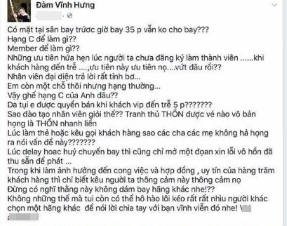 Mr Đàm tranh cãi với nhân viên sân bay khi vé của mình đã bị sang nhượng dù đến sớm hơn giờ bay 35 phút (Ảnh chụp màn hình)