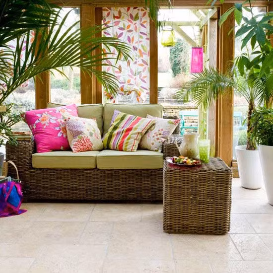 Cải thiện không khí là cách làm mát phòng mùa hè rất đơn giản Để giảm bớt sự nóng bức thì việc cải thiện, thanh lọc bầu không khí, tạo sự dễ chịu, mát mẻ nhờ cây xanh đóng vai trò rất quan trọng, không chỉ vậy cũng giúp tô điểm cho không gian sống của gia đình bạn.