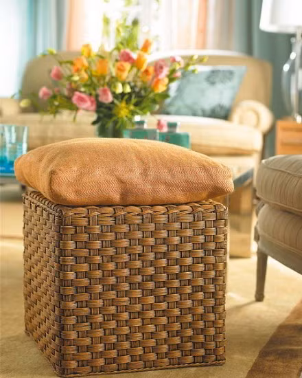 Mang thiên nhiên vào nhà Bên cạnh những biện pháp nói trên bạn có thể sử dụng những đồ nội thất có nguyên liệu thiên nhiên như tre nứa… để giảm nhiệt hoặc treo những bức tranh chủ đề thiên nhiên cũng giúp xua tan cảm giác oi nóng.