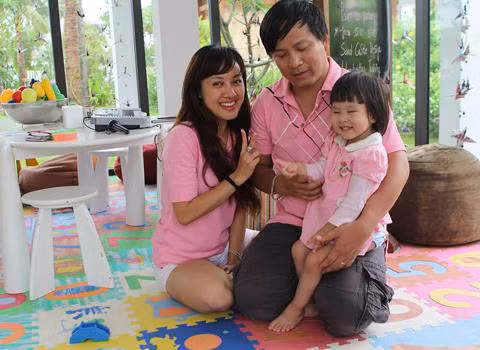 Vốn là người kín đáo, Hoài Anh luôn lựa chọn cho mình cuộc sống đơn giản, bình dị như bao người khác. Chính vì vậy mà cô luôn dành thời gian tối đa bên gia đình. Cô hiếm khi nhận lời tham dự các sự kiện, vừa là để giữ hình ảnh, vừa là để bù đắp lại khoảng thời gian bận rộn với công việc.