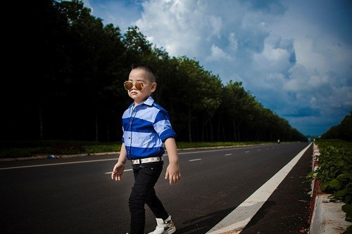 Ngoài ra, bé còn là model của một vài shop quần áo khác.