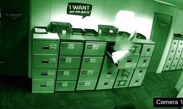 Su that hon ma day ghe di trong dem tai van phong