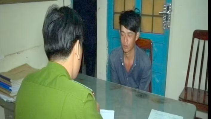 Tron na ru ban gai 15 tuoi bo nha song nhu vo chong