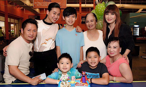 Dương Mỹ Linh xuất hiện trong bữa tiệc sinh nhật của con trai Bằng Kiều và vợ cũ Trizzie Phương Trinh.