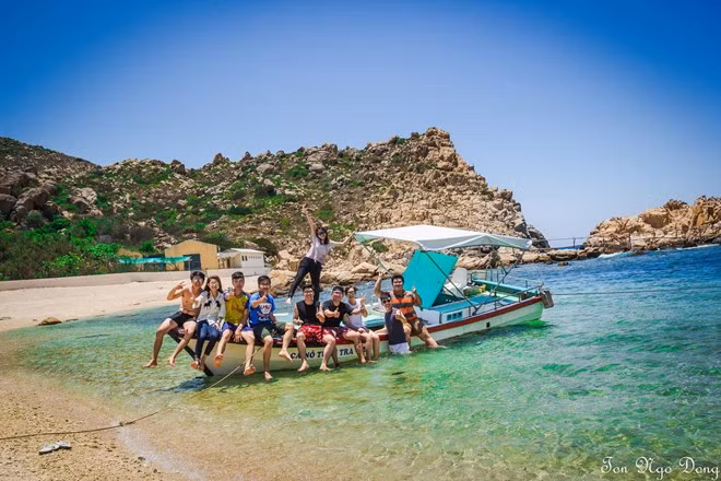 Để trải nghiệm thêm thú vị và vui hơn, các bạn có thể đi với gia đình hoặc đi theo nhóm đông cùng với nhóm bạn thân siêu quậy.