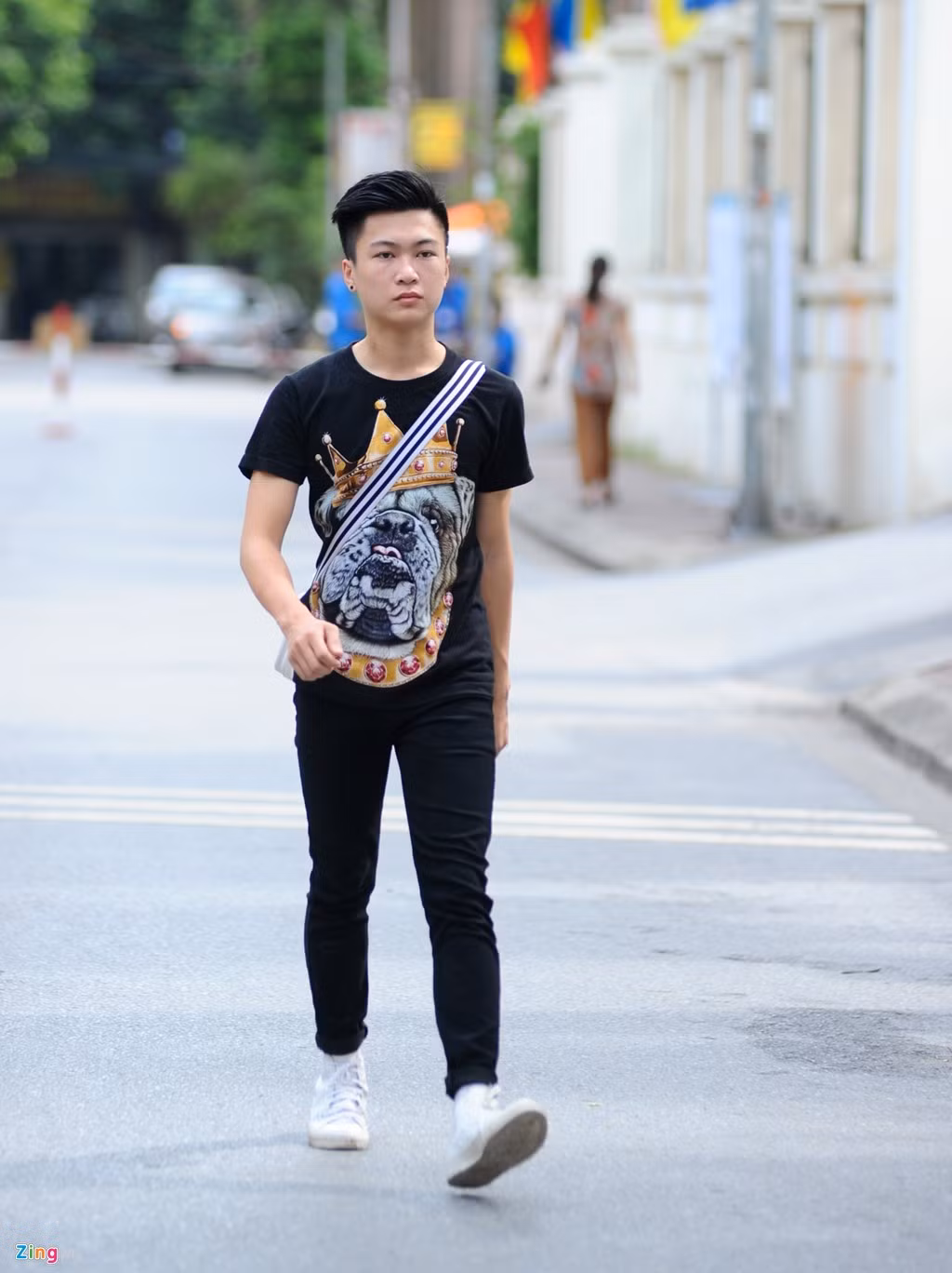 Ngoại hình của các thí sinh thi vào đây khá nổi bật. Trong vòng sơ khảo, thí sinh sẽ thể hiện tiểu phẩm do mình chuẩn bị trước. Trong quá trình đó, giám khảo có thể đặt tình huống để thử khả năng xử lý của các bạn trẻ.