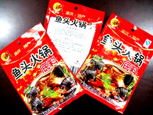 Có thể thấy, gia vị các món lẩu như lẩu Thái, lẩu bò, lẩu dê, lẩu hải sản… có giá rẻ như bèo, chỉ 7.000 đồng - 18.000 đồng/bịch hoặc chai. Còn gia vị để chế biến các loại phở bò, gà, hoặc hủ tíu, bún riêu, bún bò… tràn ngập, giá còn bèo hơn, chỉ 4.000 đồng 1 hộp 4 viên. Một nồi nước lèo tùy tên gọi chỉ cần bỏ vào 2 viên thì mùi vị như ý.