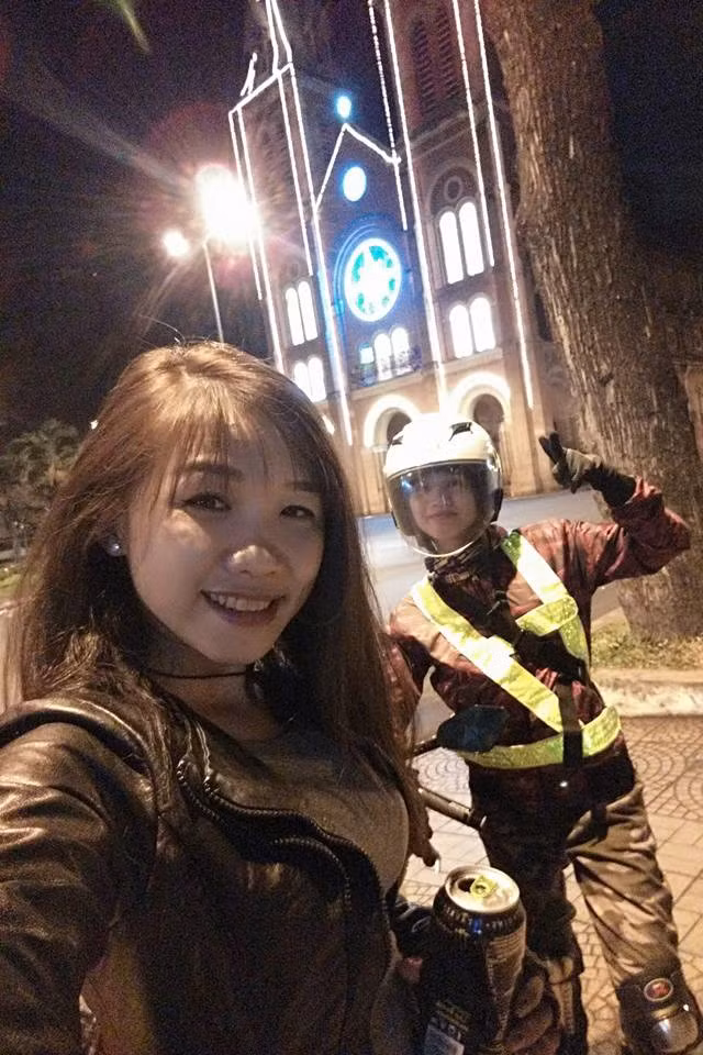 Hai co gai chay xe may tu Nam ra Bac trong 40 gio