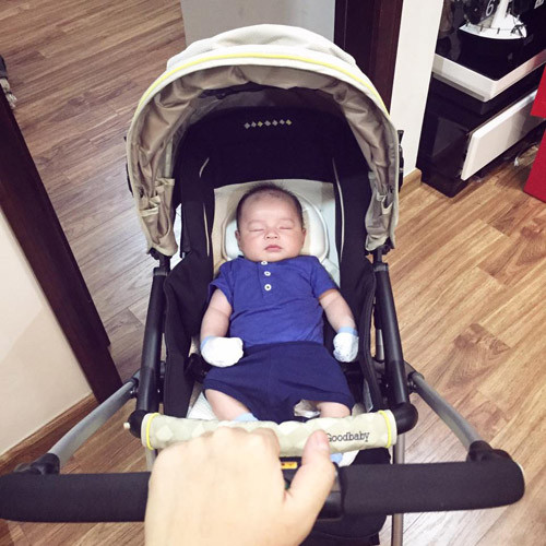 Tuy vậy, được mang thai và sinh con là niềm hạnh phúc lớn của nữ DJ Hà thành. Cô tin tưởng, với tình yêu lớn dành cho con, cô sẽ vượt qua được mọi lo lắng để hoàn thành tốt thiên chức làm mẹ. Sự xuất hiện của cậu con trai nhỏ khiến cuộc sống của cặp vợ chồng trẻ hoàn toàn thay đổi. Trước đây, DJ Tít và ông xã thường cùng nhau đi ăn tối, đi dạo, xem phim vào các ngày nghỉ nhưng hiện tại, quỹ thời gian đó đổ dồn vào việc chăm sóc con.