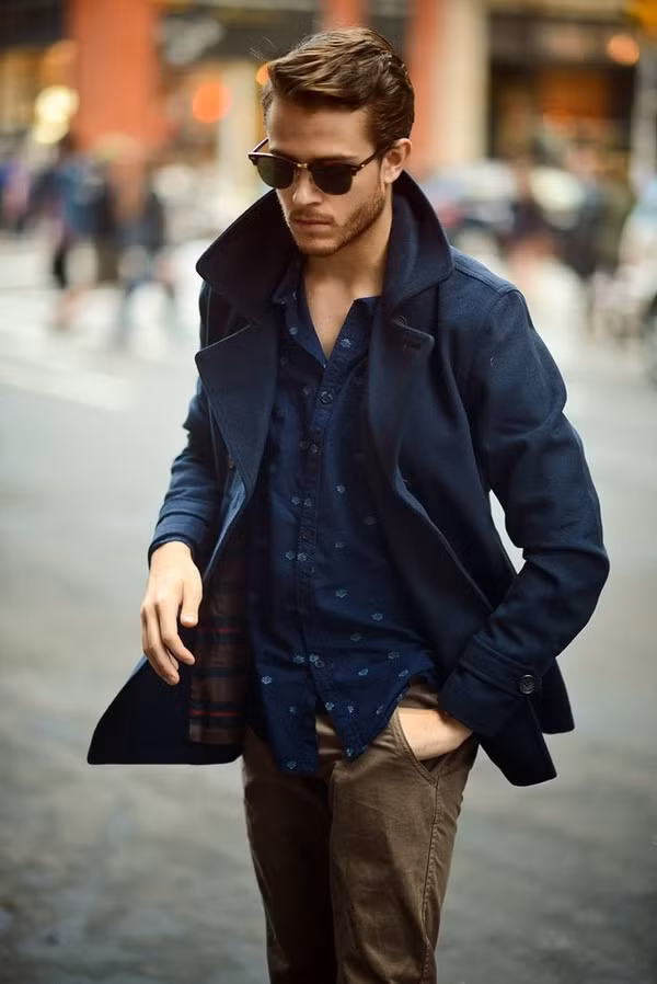 9. Tây Ban Nha Đàn ông Tây Ban Nha sở hữu gương mặt khá “sáng” với sống mũi thẳng, bờ môi quyến rũ và làn da sẫm màu khỏe khoắn. Hơn nữa, họ còn rất thân thiện và luôn tươi cười, hay giúp đỡ người khác.