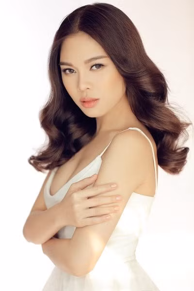 Giang Hồng Ngọc hóm hỉnh, đến giờ cô vẫn chưa được đại gia nào để ý, có lẽ cô chưa có duyên họ hoặc do tính cách Ngọc khá "men" nên các đại gia e ngại chăng.