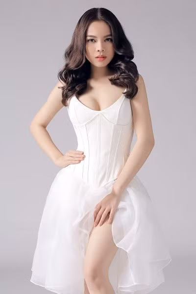 Năm 2015 là một năm thành công của Giang Hồng Ngọc, cô liên tục ra mắt các sản phẩm âm nhạc, được các fan và công chúng đón nhận nhiệt liệt. Một số ca khúc nổi bật như Phải quên anh thôi, giây phút cuối, Vết sẹo…