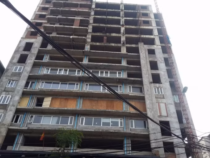  Dự án 131 Thái Hà được khởi công năm 2008, trên khu đất có diện tích 6.745m2 ngay mặt đường Thái Hà (Đống Đa, Hà Nội). Dự kiến thời gian hoàn thành dự án là năm 2010, tuy nhiên, sau khi thi công tầng hầm và 11 tầng nổi thì chủ đầu tư tạm dừng thi công cho đến nay.