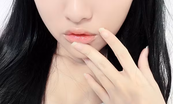 Cảnh báo sức khỏe qua biểu hiện của làn môi (Ảnh minh họa)