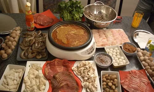 Lẩu tả pín lù xuất phát từ vùng đất Mông Cổ, Trung Quốc. (Ảnh: ja.wikipedia.org)