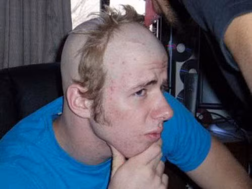 Kiểu tóc như thổ dân.