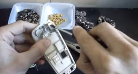 Những nơi chứa vàng thật quanh chúng ta không phải ai cũng biết - Hình 3 Nhung noi chua vang that quanh chung ta khong phai ai cung biet-Hinh-3