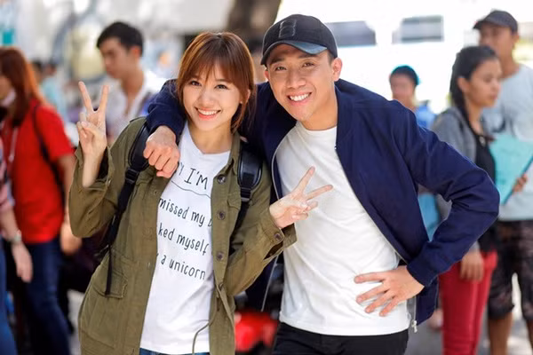Tiến Đạt xưa nay đều dành cho Hari sự mến thương, có quen hay không, anh vẫn ở phía sau ủng hộ.