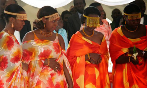 Cô dâu của bộ tộc Ankole.