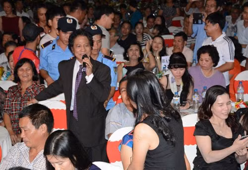 Chop khoanh khac tinh tu cua Phi Nhung va Che Linh-Hinh-2