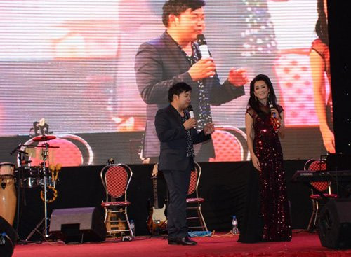 Chop khoanh khac tinh tu cua Phi Nhung va Che Linh-Hinh-5