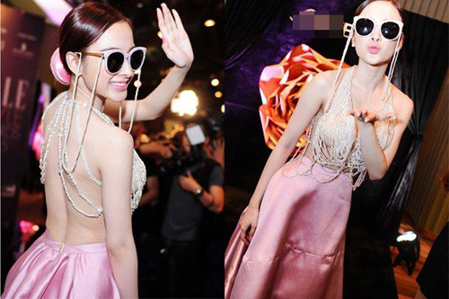 Kiểu che ngực táo bạo này đã khiến 'bà mẹ nhí' trở thành tâm điểm chú ý của truyền thông trong suốt một thời gian.