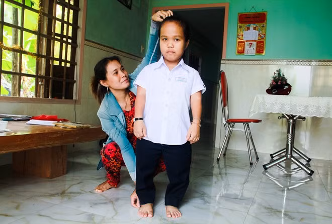 Nu sinh mang hinh hai tre len 5 uoc mo thanh co giao