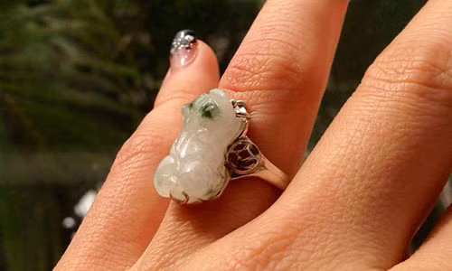 Deo nhan Ty Huu ngon nao, loc la tung bay tien de chet nguoi?