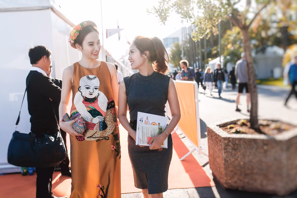 Đây là cơ hội giúp Angela Phương Trinh trau dồi thêm kiến thức, thông tin nghề nghiệp, hữu ích cho mình trong tương lai ”.