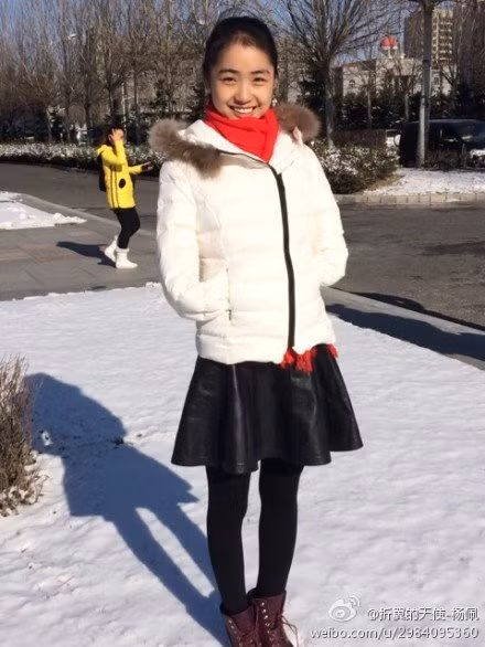 Về sau, cô tự mở được tiệm thêu chữ thập ở Thượng Hải và kinh doanh tranh chữ thập, nhận được sự yêu thích của nhiều người qua những bức tranh thêu do cô tự làm bằng chính đôi chân của mình. Dương Bội được nhiều chương trình truyền hình mời đến trò chuyện và tên tuổi cô bắt đầu được công chúng biết đến, yêu mến.