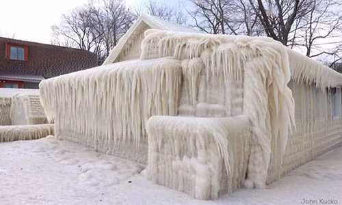 “Nha bang” moc giua New York trong mua dong gia lanh