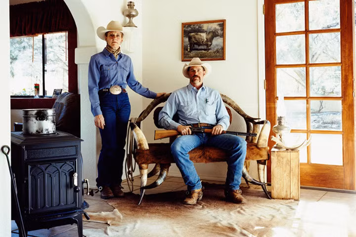 Cao bồi Mỹ Dave Powell (phải) ở Arizona năm 2009.