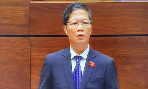 Bộ trưởng Trần Tuấn Anh trả lời chất vấn. Ảnh: H.V