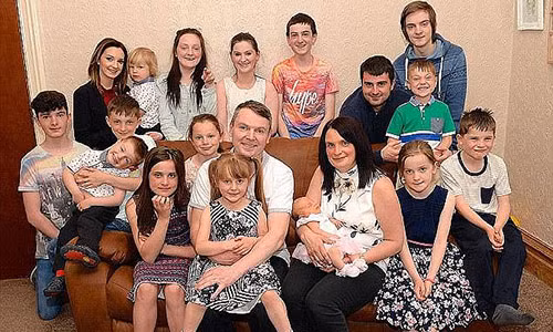 Chuyện ăn ở trong gia đình lớn nhất Anh quốc Chuyen an o trong gia dinh lon nhat Anh quoc