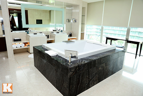 Hệ thống đèn LED công nghệ cao và rèm tự động.