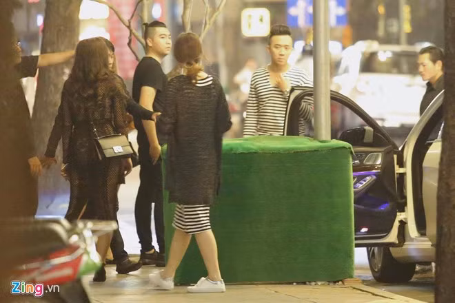 Hari Won từng chia sẻ cô và chồng mới cưới đều có tâm hồn ăn uống nên khó kìm chế trước các món ngon. Đó cũng chính là lý do khiến cô khó giảm cân.