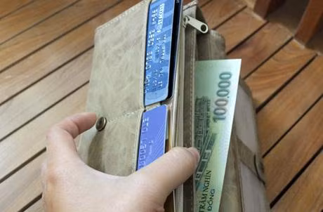 Meo phong thuy giup tien un un chui vao vi-Hinh-3