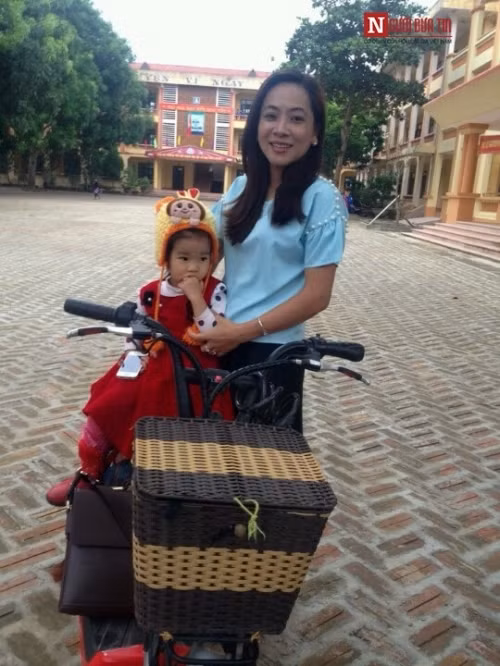 Cô giáo Hoàn thừa nhận mình là người may mắn khi nhận được sự cảm thông, chia sẻ của học sinh, bạn bè, đồng nghiệp và các phụ huynh học sinh. Ảnh: Lâm Tú.