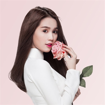 Dù phải nghỉ học từ khá sớm vì gia cảnh nghèo khó nhưng người mẫu nội y Ngọc Trinh vẫn có những người thầy của mình, người thầy dạy dỗ cô trên con đường đời.