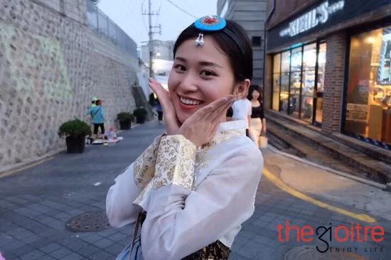 Ít ai biết, Quỳnh Trang còn là một cô gái khá “mát tay” trong kinh doanh. Cô nàng đã có kinh nghiệm hơn 2 năm trong lĩnh vực này.