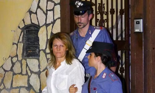 Hanh trinh tro thanh ba trum xa hoi den cua ma nu Italia