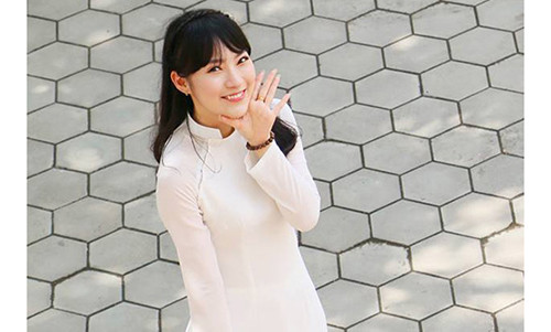 Nu sinh noi duoc 7 thu tieng do ba truong DH top dau