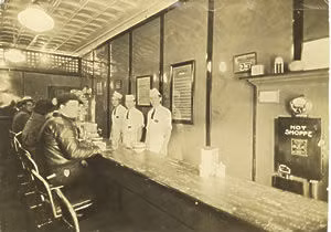 Cửa hàng Hot Shoppe đầu tiên